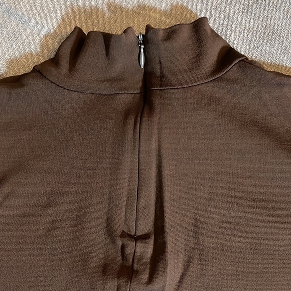 Ann Taylor stretch rayon crop top with half sleeves size medium (23-110) - Picture 3 of 7